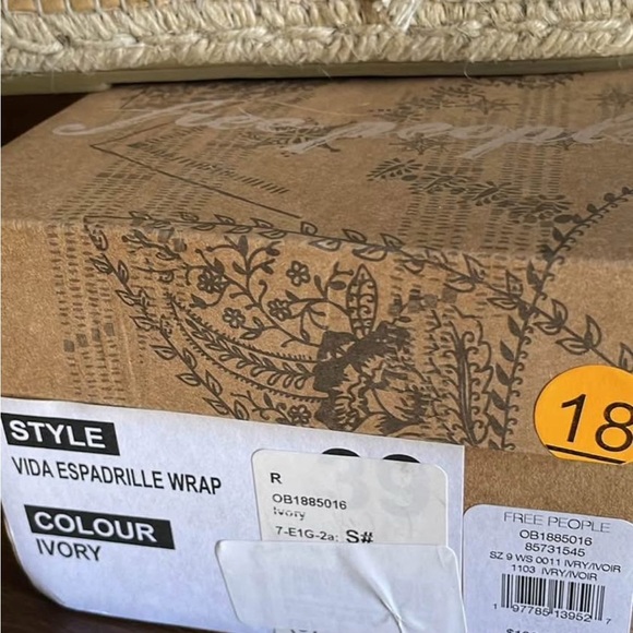 Free People Cream and Gold Espadrilles - Picture 3 of 7